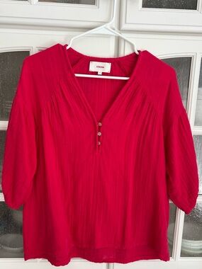 XiRENA Fuchsia Button-Front Peasant Blouse